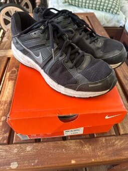 Nike běžecké boty 44
