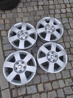 Prodám orig alu 15 škoda Octavia 2 5x112 ET 47
