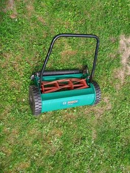 Ruční vřetenová sekačka Bosch AHM 38 G