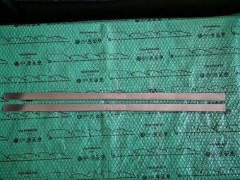 přední dekorativní a ochranné prahové lišty z nerez oceli Ch