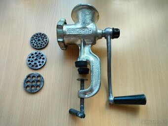 Mlýnek na maso č.8,