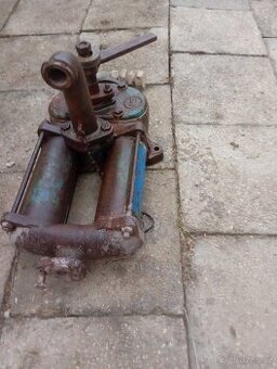 Ruční pumpa Lila 75