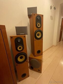 Repráky Sony a skříňka na reprák