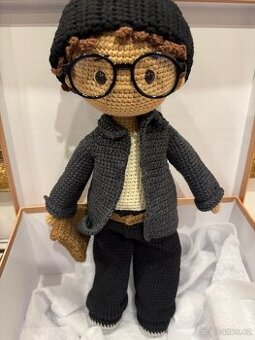 Háčkovaný manažer - 40 cm