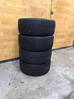 Zimní pneu 225/45/17