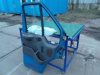 Přední dveře kompletní na Ford Transit 1