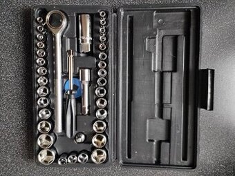 Sada nastrčených klicu