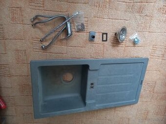 Kuchyňský dřez + baterie