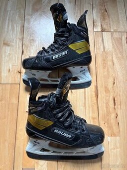 Hokejové brusle Bauer Supreme ULTRA SONIC - length 4,5 FIT 2