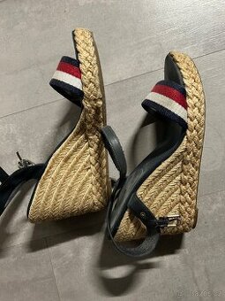 Dámské boty na klínku Tommy Hilfiger