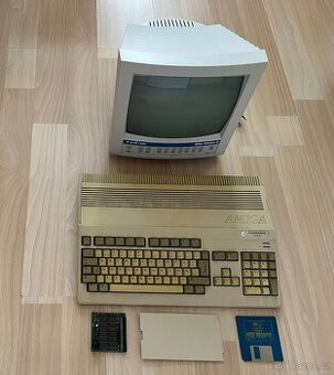 Commodore AMIGA 500 /A500 s memory A502/16 a PHILIPS monitor