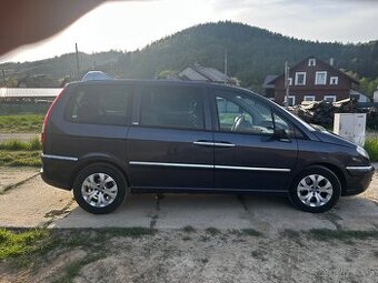 Citroen C8 2.2 HDi 125 kW – 7 míst, tažné, automat