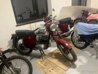 ČZ 250 Sport nutno zprovoznit,bez dokladů