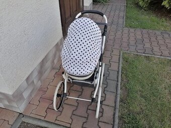 Kočarek pro panenky