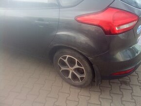 PRODÁNO -----FORD FOCUS - 1,0EcoBoost - 92kw - šedá Magnatic