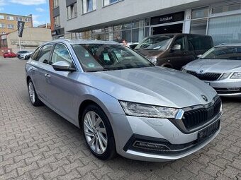 Škoda Octavia 4 iV 1.4 TSI 150kW DSG Webasto Matrix LED Navi