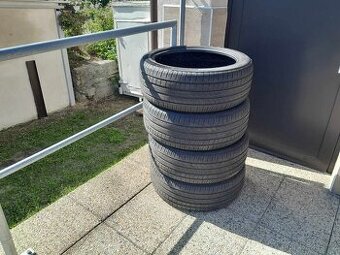 Pirelli Scorpion 235/45/r20
