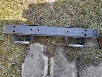 Přední výztuha na nárazník na Ford Transit r. 2013