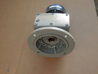 Elektromotor s převodovkou 1,1KW 64 ot./1min.