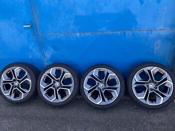 Octavia RS IV 225/40 R19