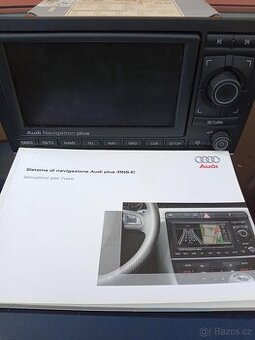 Auto rádio RNS