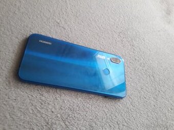 Huawei p 20 lité V dobrem stavu