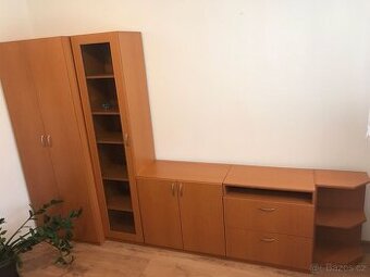 Prodám obývací stěnu a postel -lze prodat odděleně