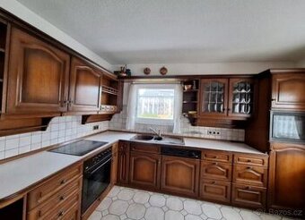 Rustikální kuchyňská dubová linka se spotřebiči,5615