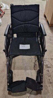 Zánovní invalidní vozík s polohovacími zády