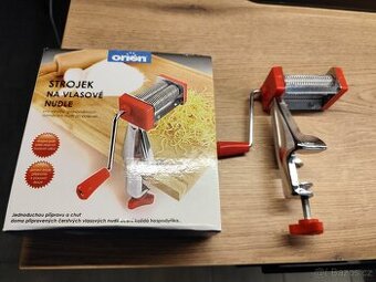 Strojek na Vlasové nudle