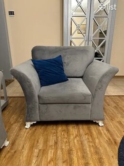 Sedaci souprava seda s modrou polstarem