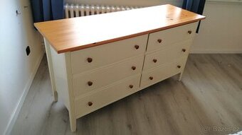 Pěkná zachovalá komoda z masivu