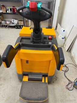 El. paletový vozík Jungheinrich ERE 120 na 2000kg zdvih 20cm