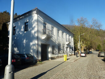 Na pronájem kancelář (21 m2)v Praze 5-M.Chuchli,Zbraslavská - 1