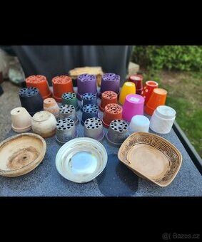 Různé  květináče,  obaly na květináče a misky