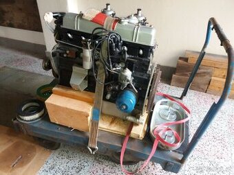 Triumph TR6 - motor po GO