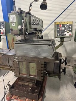 Nástrojařská frézka FNGJ 32 + příslušenství