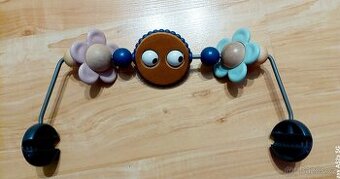 Hrazdička na lehátko Babybjörn pastelová