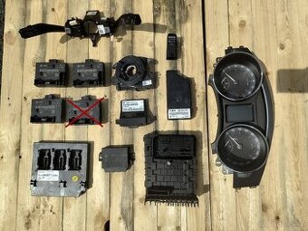 Elektronické díly Superb II