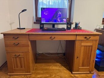 Psací / pracovní stůl