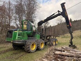 Vyvážecí souprava JOHN DEERE 1110E naklápění sloupu