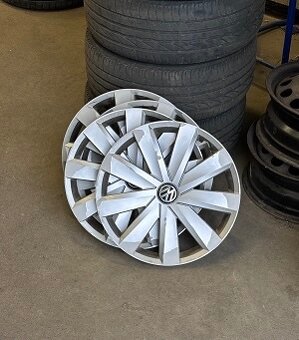 Originální plechové disky 16 a poklice VW