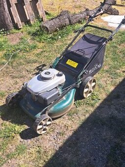 sekačka na trávu s pojezdem