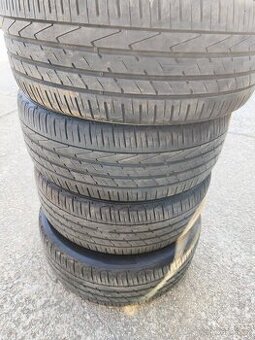 235/50 R19 - 1