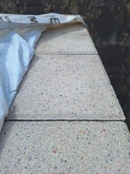 Betonová zámková dlažba Granit 20x20x5 Protiskluz