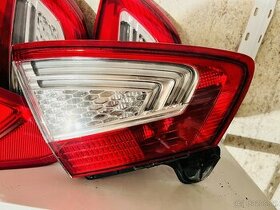 Ford Mondeo mk4 levé vnitřní světlo hatchback