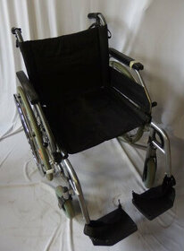 Invalidní vozík mechanický repasovaný - 1