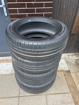 Nokian powerproof SUV 235/60R18