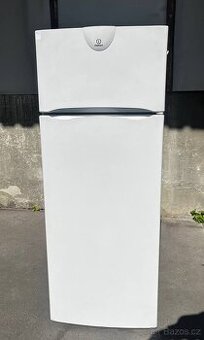 Indesit lednice