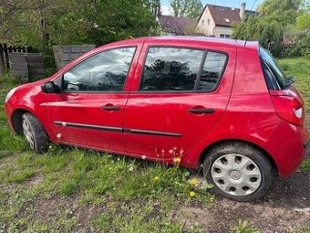 Renault Clio na náhradní díly